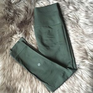 Lululemon Zone In Seamless Crop Legging